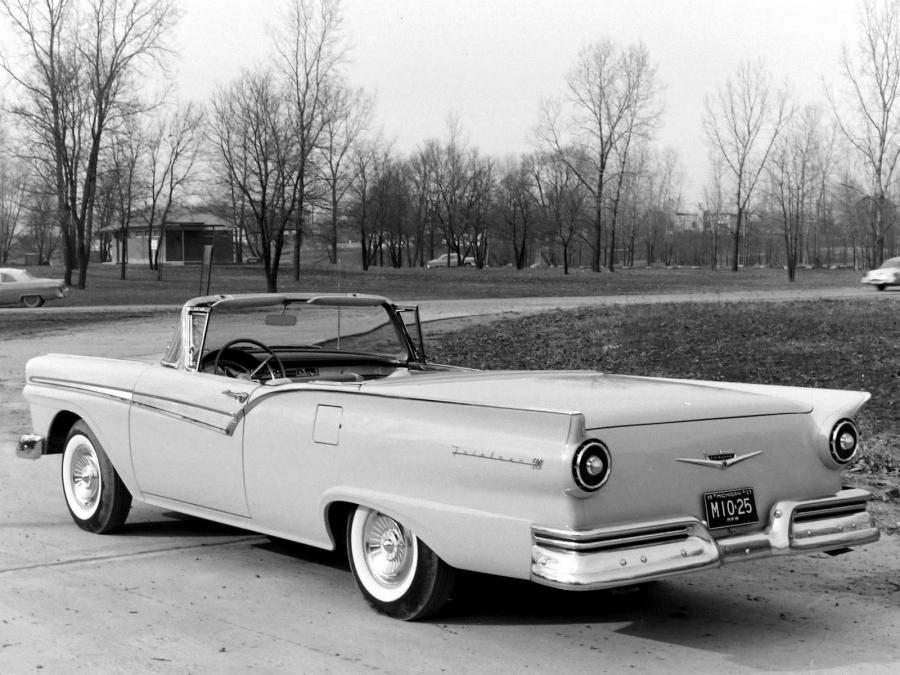  Ford Fairlane 500 Skyliner Retractable Hardtop 1957 года  (фото 24 из 41)